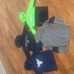 Boys Nike and Under Armour Sweatshirts Size M